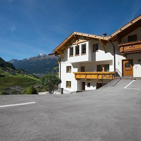 Appartementhaus Pinnisblick Neustift im Stubaital Exteriör bild